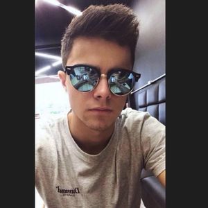 Meet your Posher, Carlos